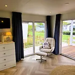 The Captain's Chalet Petten