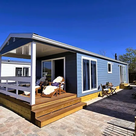 The Captain's * Petten