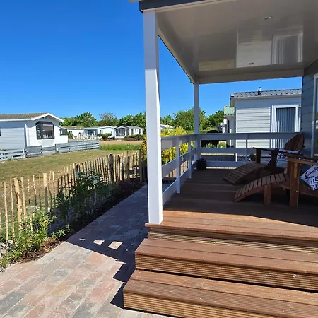 Σαλέ The Captain's *